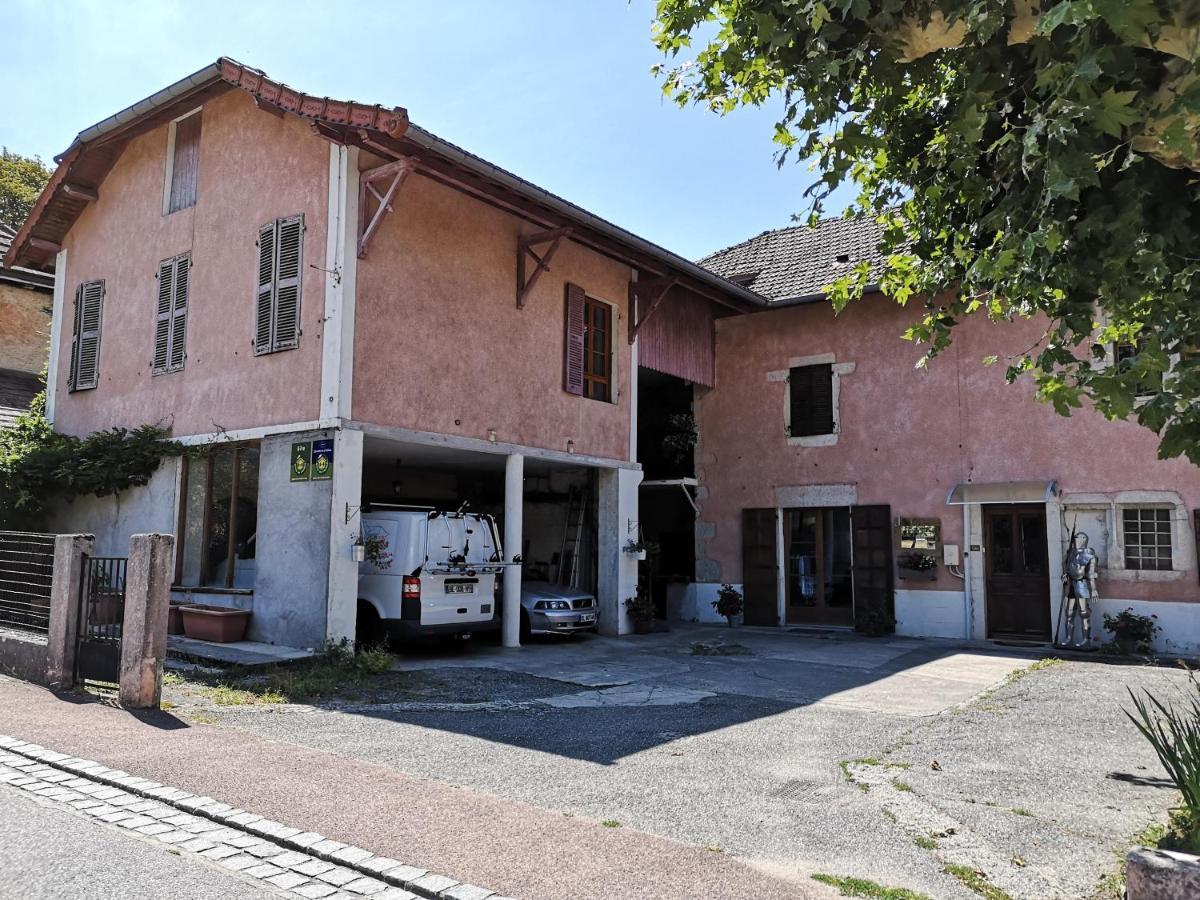 Maison Maliga J&G House Saint-Pierre-de-Curtille Exteriör bild